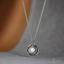 Load image into Gallery viewer, Mona Labradorite Necklace