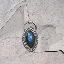 Load image into Gallery viewer, Daphne Twist Necklace