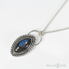 Load image into Gallery viewer, Daphne Twist Necklace
