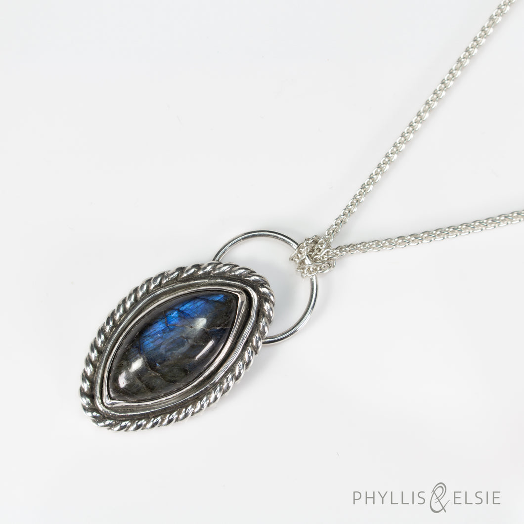 Daphne Twist Necklace