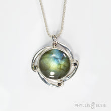 Load image into Gallery viewer, Twila Labradorite Necklace
