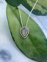 Load image into Gallery viewer, Stella Classic Necklace
